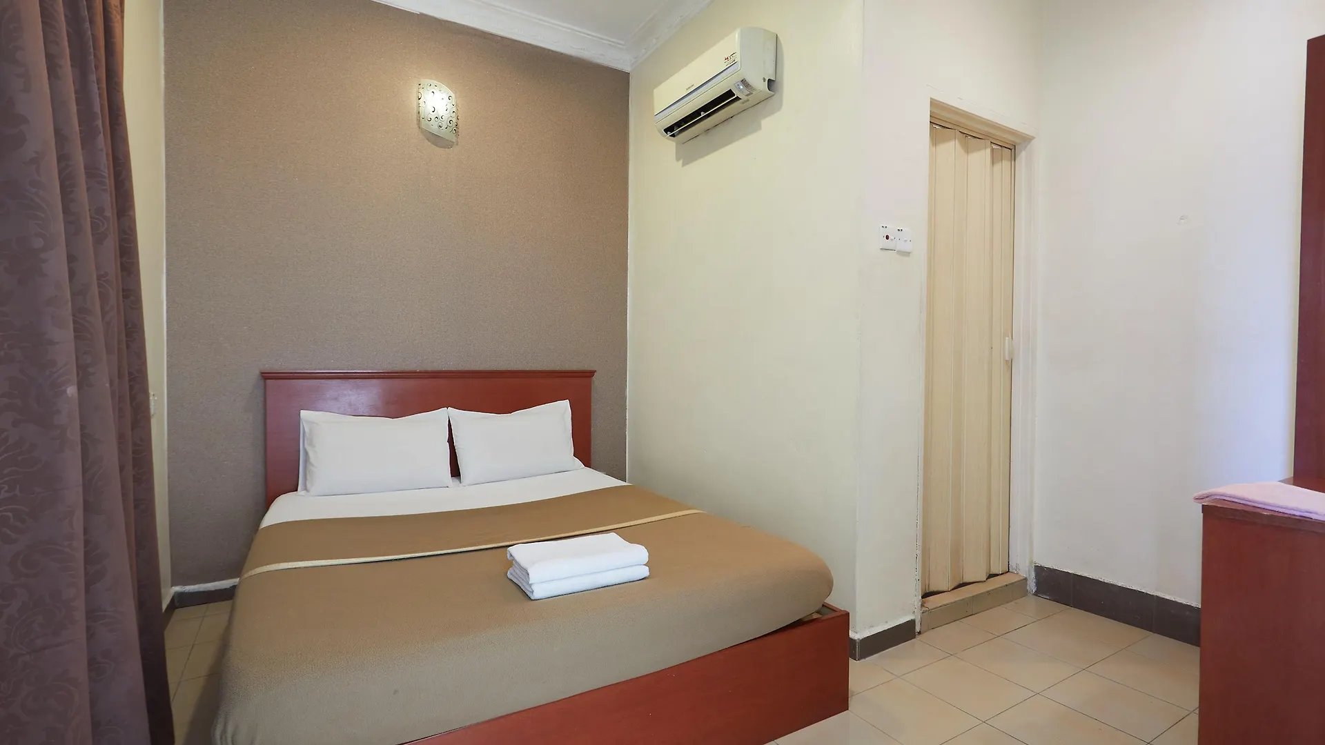 Gurney Inn George Town