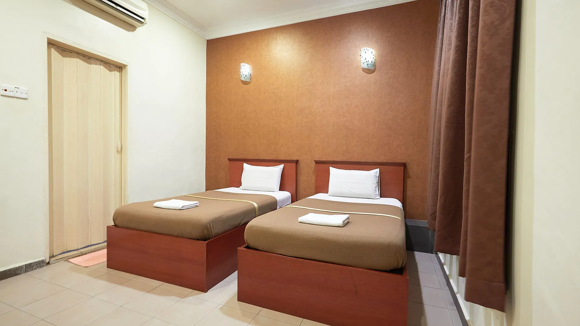 Gurney Inn George Town