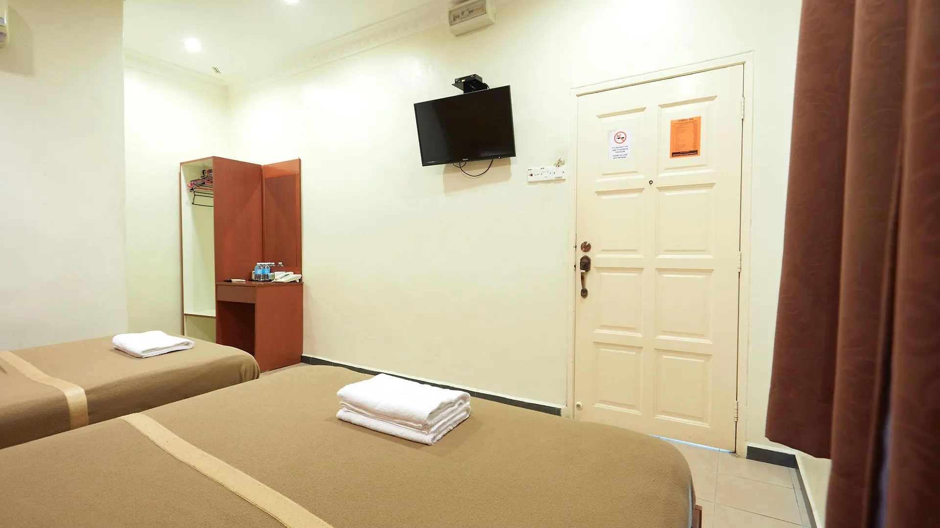 Gurney Inn George Town