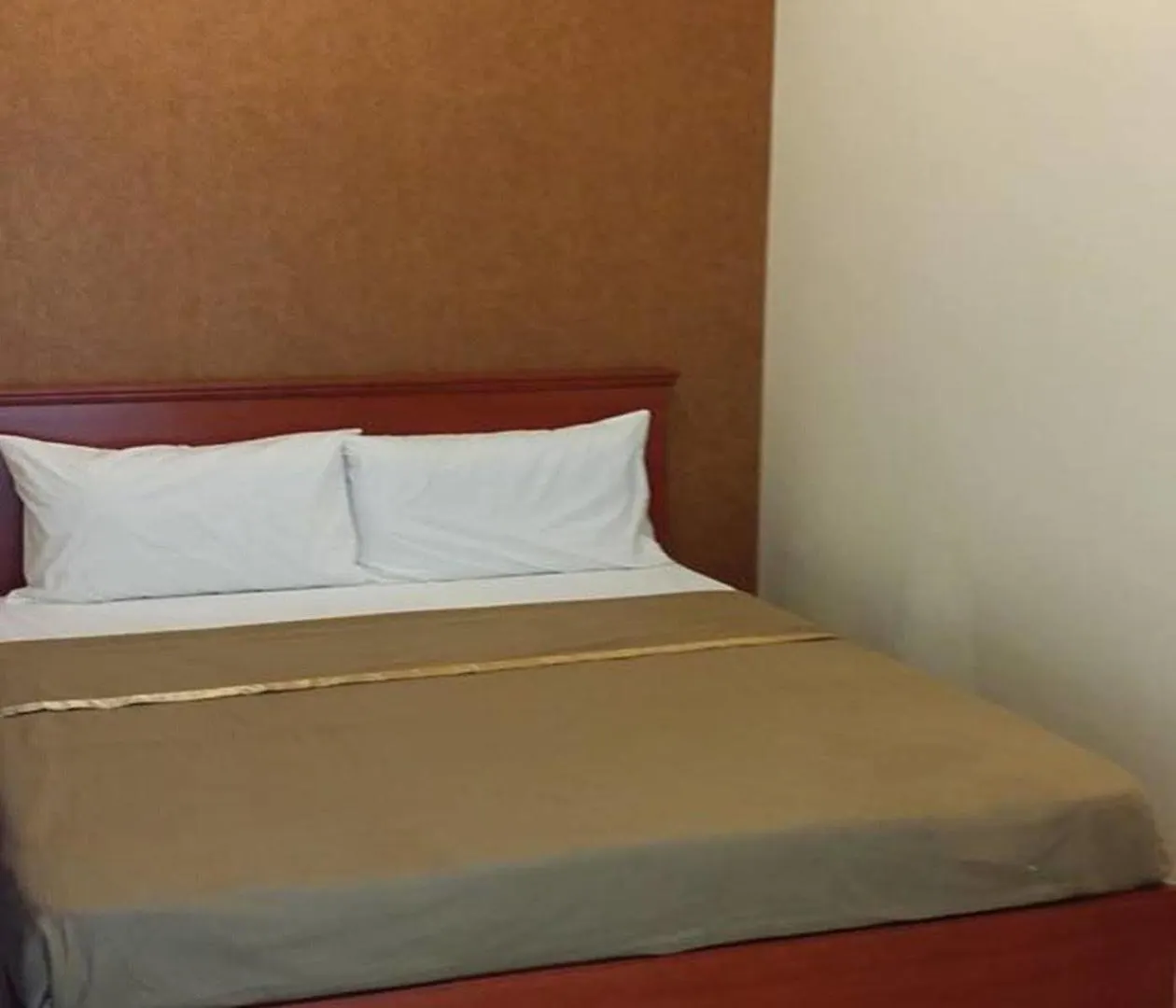 Gurney Inn George Town